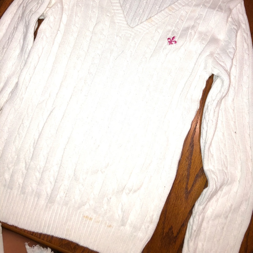 White sweatshirt